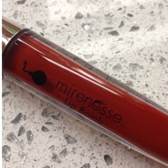 Mirenesse Glossy Lip Bomb in Shade 2 - Picture 8 of 8